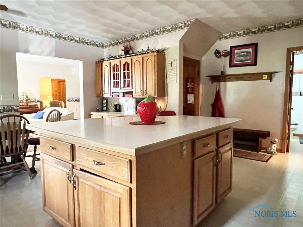 Findlay, Ohio 45840, United States, 4 Bedrooms Bedrooms, ,3 BathroomsBathrooms,Residential,Contingent,216229