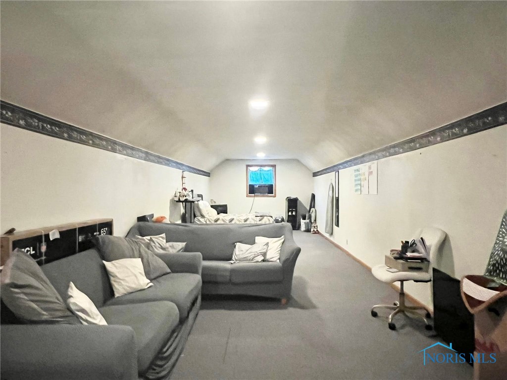 Findlay, Ohio 45840, United States, 4 Bedrooms Bedrooms, ,3 BathroomsBathrooms,Residential,Contingent,216229