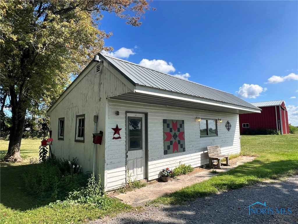 Findlay, Ohio 45840, United States, 4 Bedrooms Bedrooms, ,3 BathroomsBathrooms,Residential,Contingent,216229
