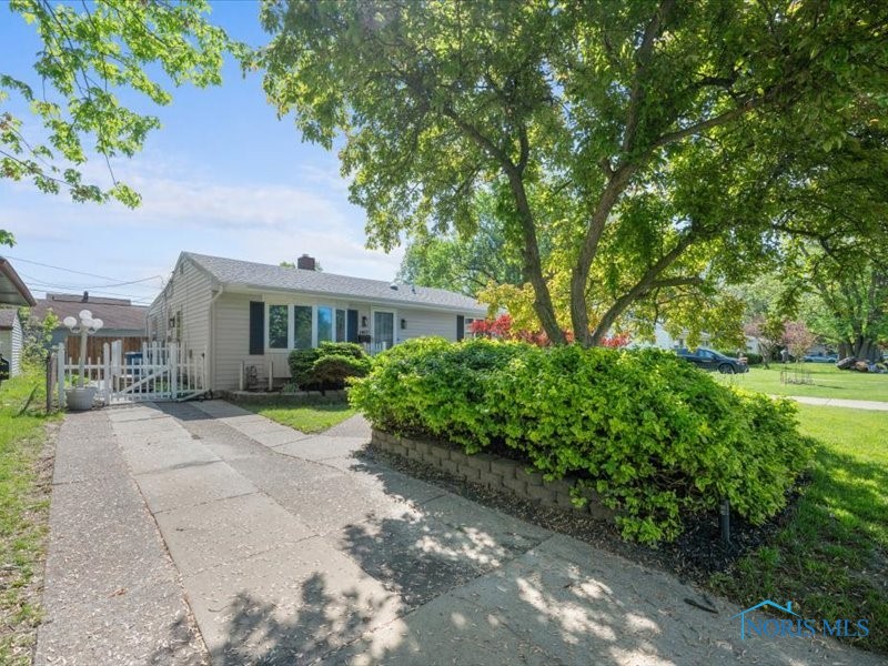 1407 Pennelwood Drive, Toledo, Ohio image 1