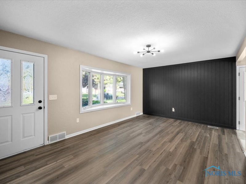 1407 Pennelwood Drive, Toledo, Ohio image 5