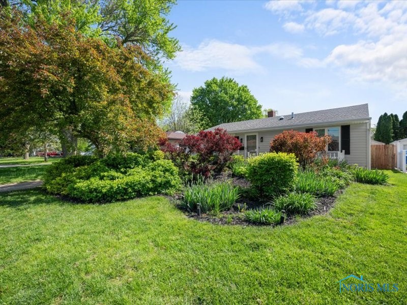 1407 Pennelwood Drive, Toledo, Ohio image 2