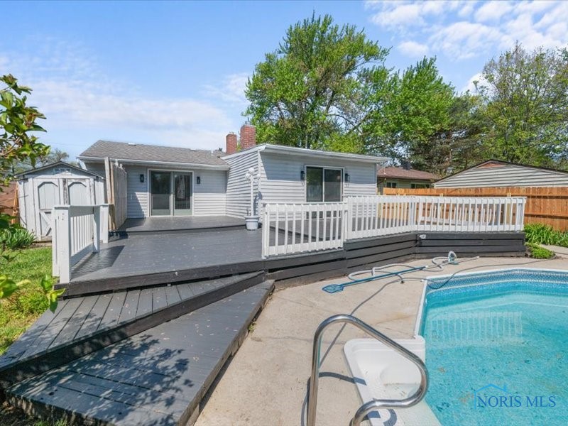 1407 Pennelwood Drive, Toledo, Ohio image 28