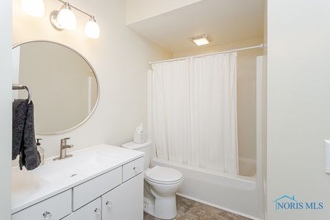 Tiny photo for 1533 Eaglebrook Road #1533, Toledo, OH 43615 (MLS # 6136491)