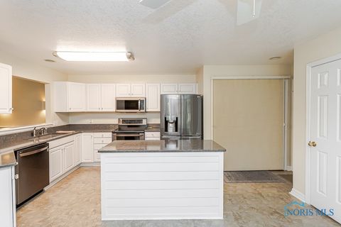 Tiny photo for 1533 Eaglebrook Road #1533, Toledo, OH 43615 (MLS # 6136491)
