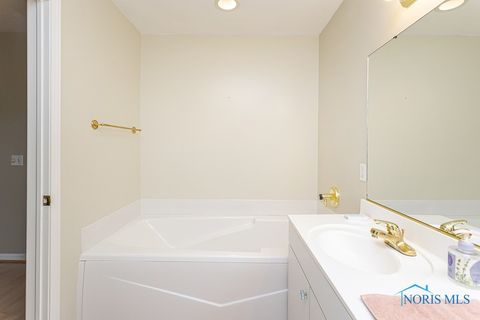 Tiny photo for 1533 Eaglebrook Road #1533, Toledo, OH 43615 (MLS # 6136491)