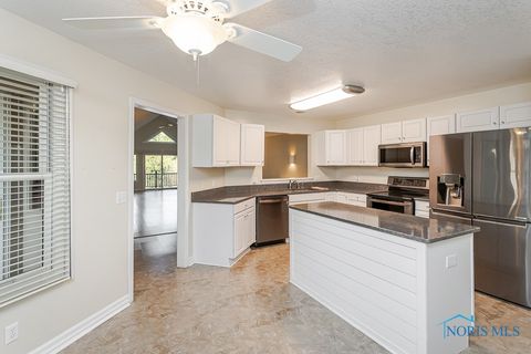 Tiny photo for 1533 Eaglebrook Road #1533, Toledo, OH 43615 (MLS # 6136491)