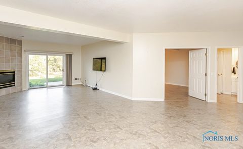 Tiny photo for 1533 Eaglebrook Road #1533, Toledo, OH 43615 (MLS # 6136491)