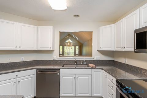 Tiny photo for 1533 Eaglebrook Road #1533, Toledo, OH 43615 (MLS # 6136491)