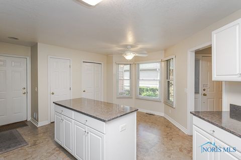 Tiny photo for 1533 Eaglebrook Road #1533, Toledo, OH 43615 (MLS # 6136491)
