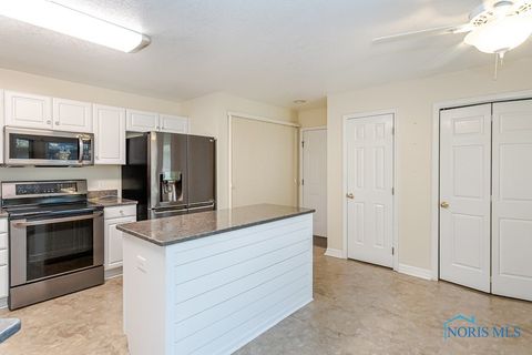 Tiny photo for 1533 Eaglebrook Road #1533, Toledo, OH 43615 (MLS # 6136491)