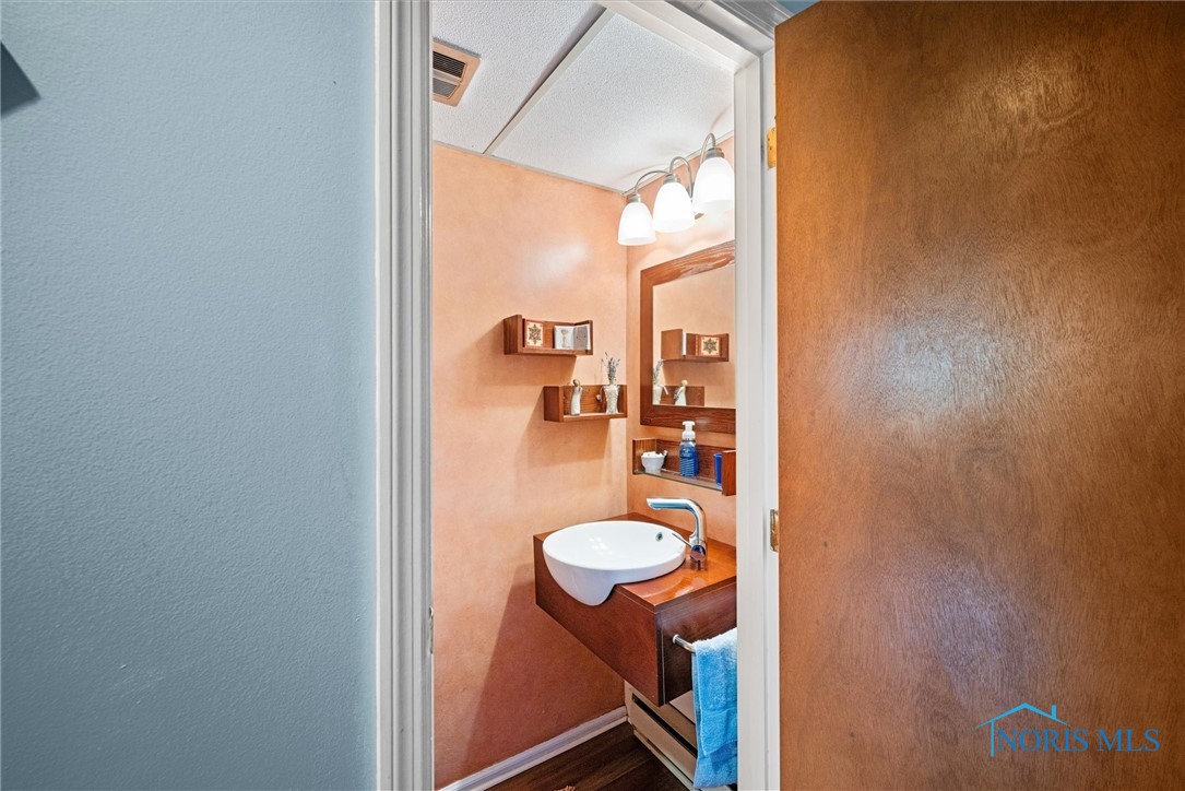 2331 Brownlee Drive, Toledo, Ohio image 25