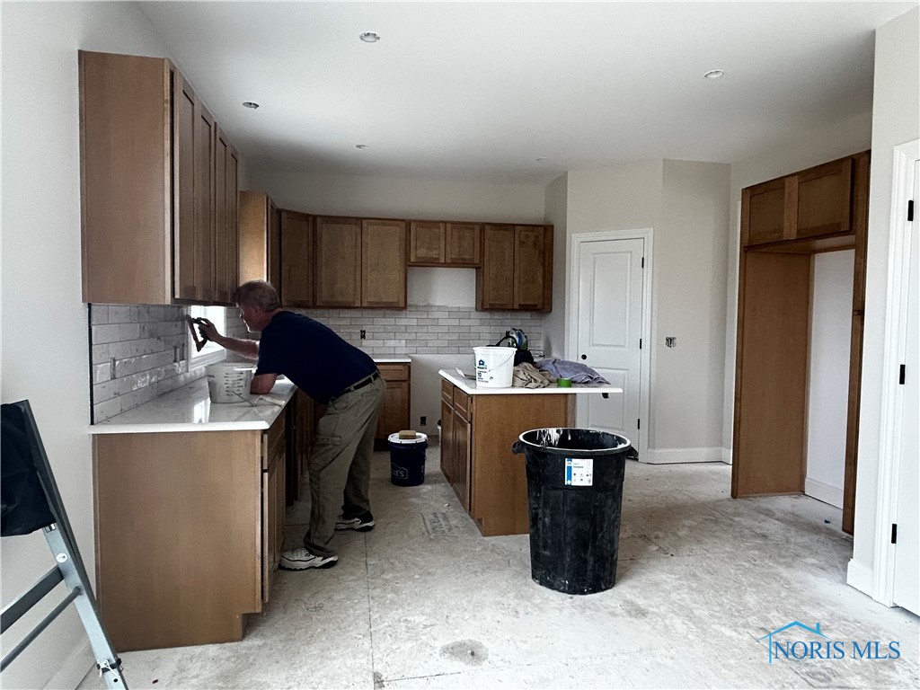 222 Avilyn Drive, Oregon, Ohio image 3