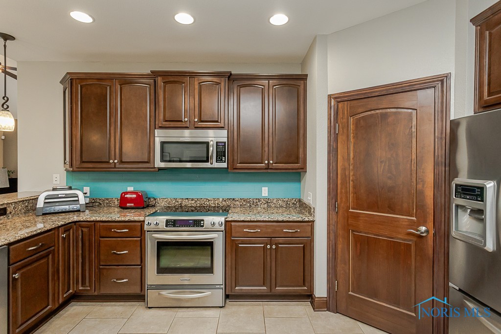 3643 Boulder Ridge Drive, Maumee, Ohio image 24
