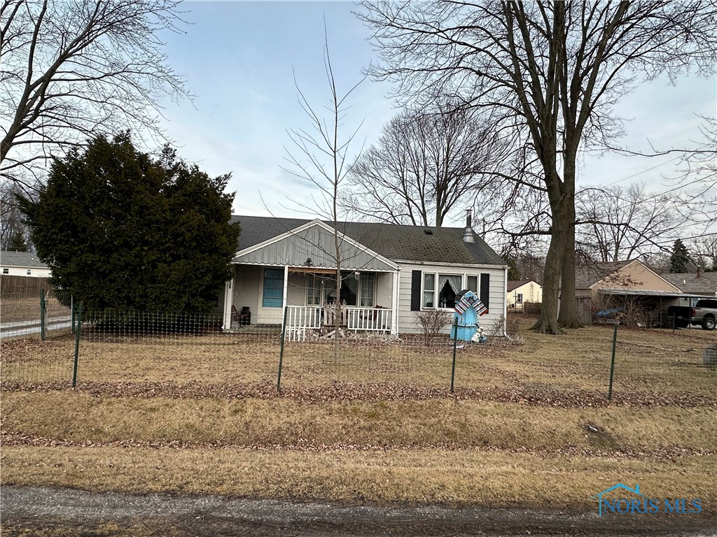 1852 Ambleside Road, Oregon, Ohio image 1