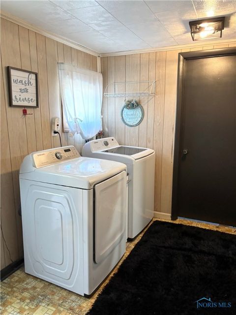 Tiny photo for 335 Windsor Lane, Gibsonburg, OH 43431 (MLS # 6136574)