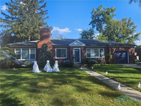 Photo of 1101 Jefferson Avenue, Defiance, OH 43512 (MLS # 6136450)