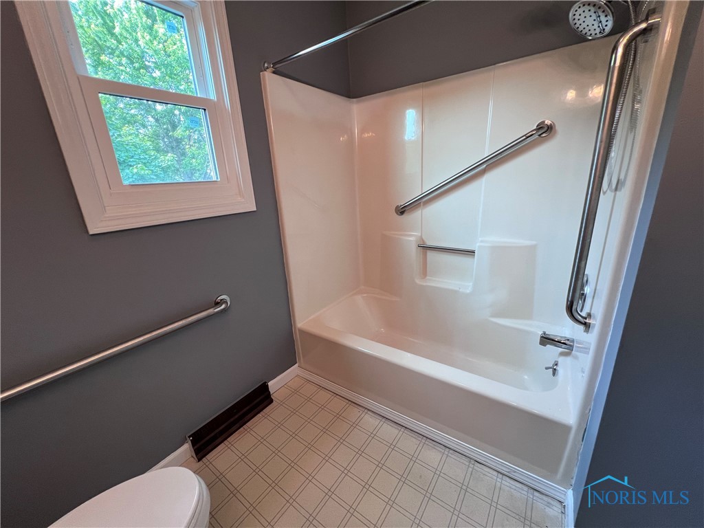 4237 Brogan Drive, Toledo, Ohio image 24