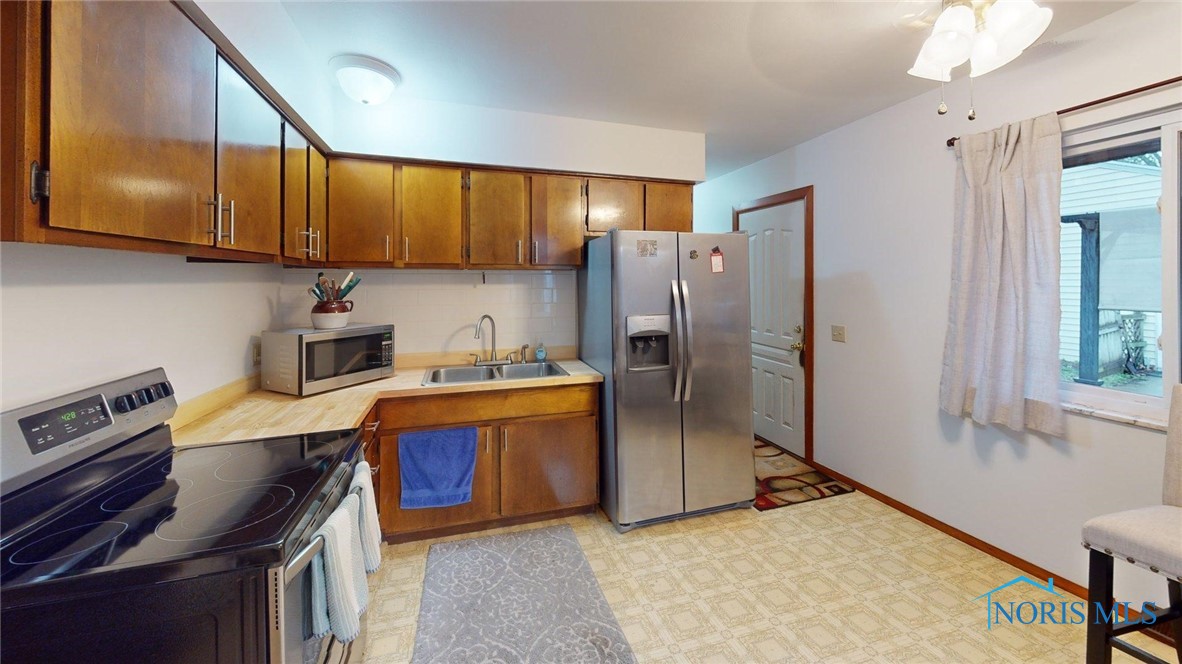 6003 Glasgow Road, Sylvania, Ohio image 7