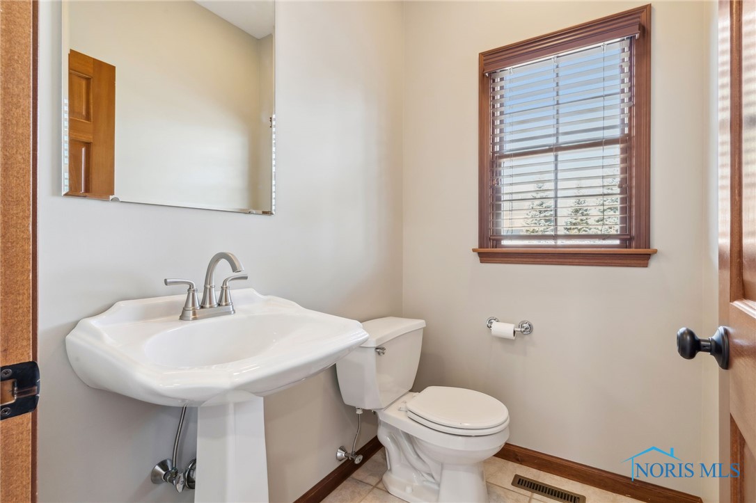 15940 Lakeside Court, Findlay, Ohio image 28