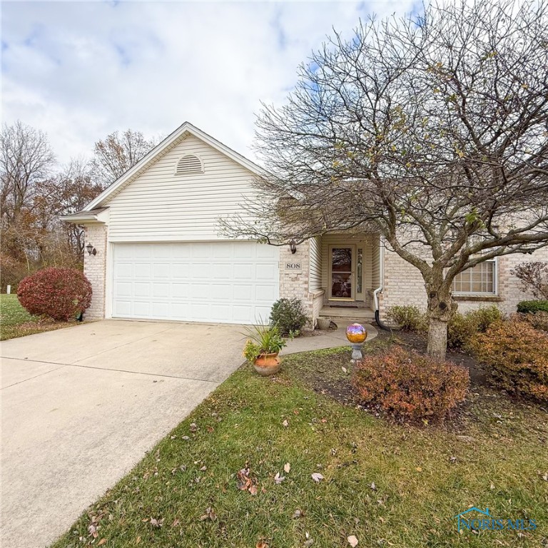 808 Satin Leaf Drive, Toledo, Ohio image 1