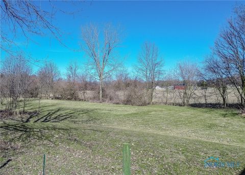 Tiny photo for 2121 County Road 4 1, Swanton, OH 43558 (MLS # 6135934)