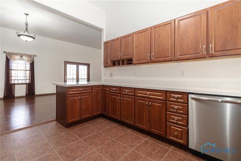 Tiny photo for 2121 County Road 4 1, Swanton, OH 43558 (MLS # 6135934)