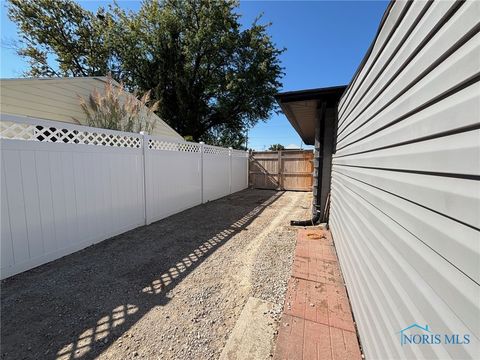 Tiny photo for 2451 Eastgate Road, Toledo, OH 43614 (MLS # 6136464)