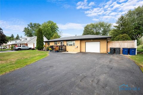 Tiny photo for 2451 Eastgate Road, Toledo, OH 43614 (MLS # 6136464)
