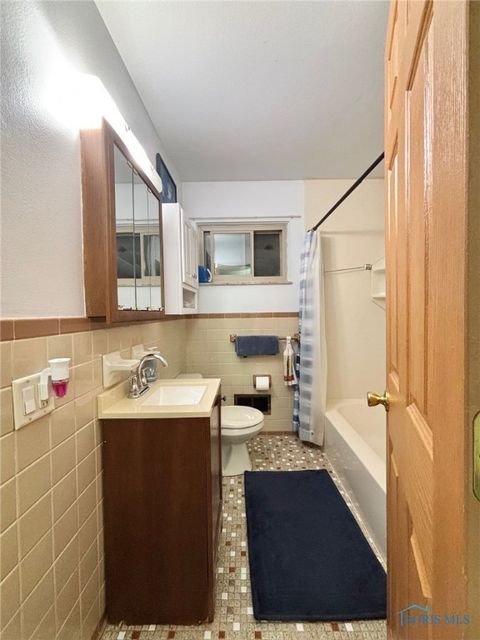 Tiny photo for 2451 Eastgate Road, Toledo, OH 43614 (MLS # 6136464)