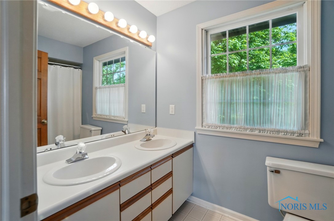 1301 Forest Park, Findlay, Ohio image 25