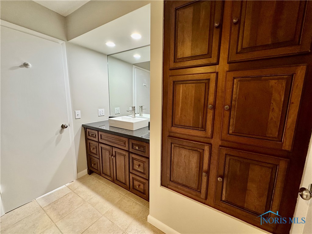 4030 Sherwood Forest Manor Road #E17, Toledo, Ohio image 19