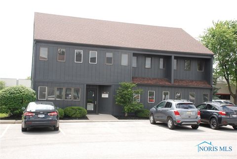 Photo of 1605 Perrysburg Holland Road #C1, Maumee, OH 43537 (MLS # 6136189)