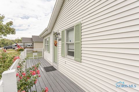 Tiny photo for 1239 E Garnet Avenue, Port Clinton, OH 43452 (MLS # 6136129)