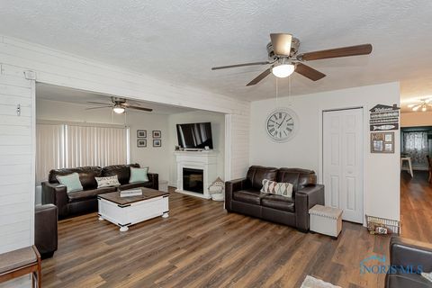 Tiny photo for 1239 E Garnet Avenue, Port Clinton, OH 43452 (MLS # 6136129)