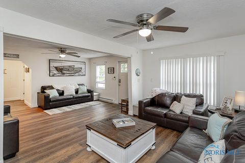 Tiny photo for 1239 E Garnet Avenue, Port Clinton, OH 43452 (MLS # 6136129)