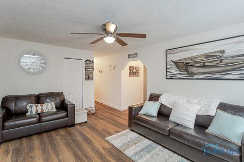 Tiny photo for 1239 E Garnet Avenue, Port Clinton, OH 43452 (MLS # 6136129)