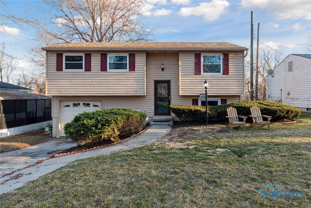 5060 Kitchener Drive, Toledo, Ohio image 6