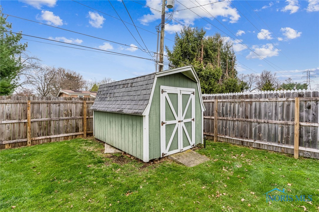 419 Glenview Drive, Fostoria, Ohio image 6