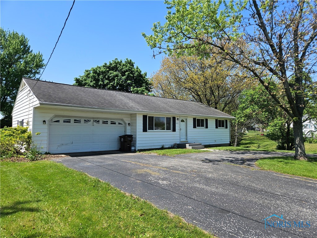 1620 Ayersville Avenue, Defiance, Ohio image 2