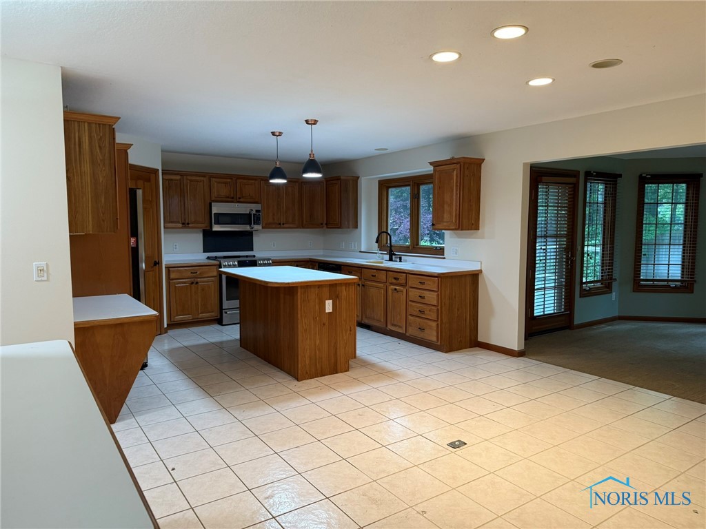 8411 Willow Glen Court, Holland, Ohio image 23