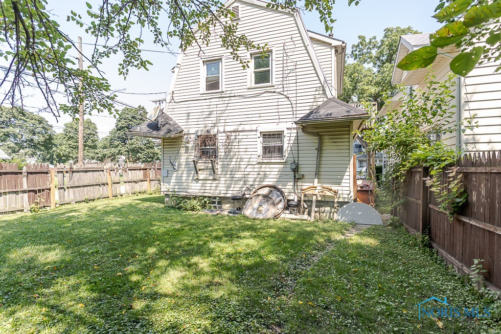 932 Booth Avenue