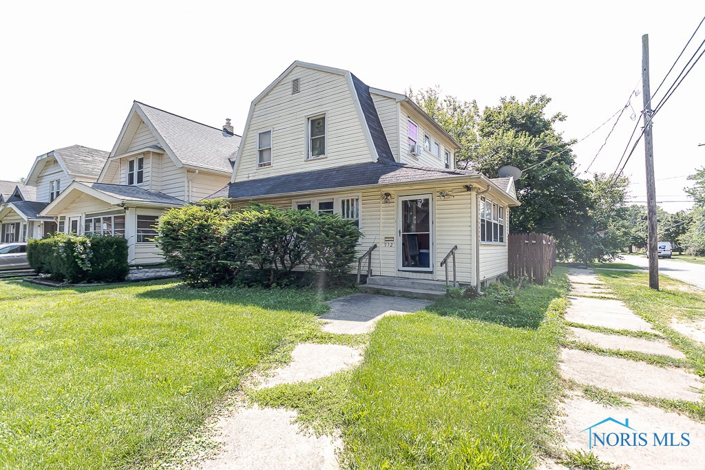 932 Booth Avenue