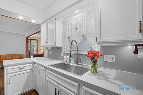 Tiny photo for 1321 Charles Street, Bowling Green, OH 43402 (MLS # 6136866)