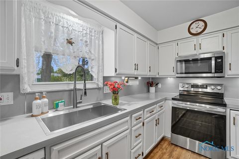 Tiny photo for 1321 Charles Street, Bowling Green, OH 43402 (MLS # 6136866)