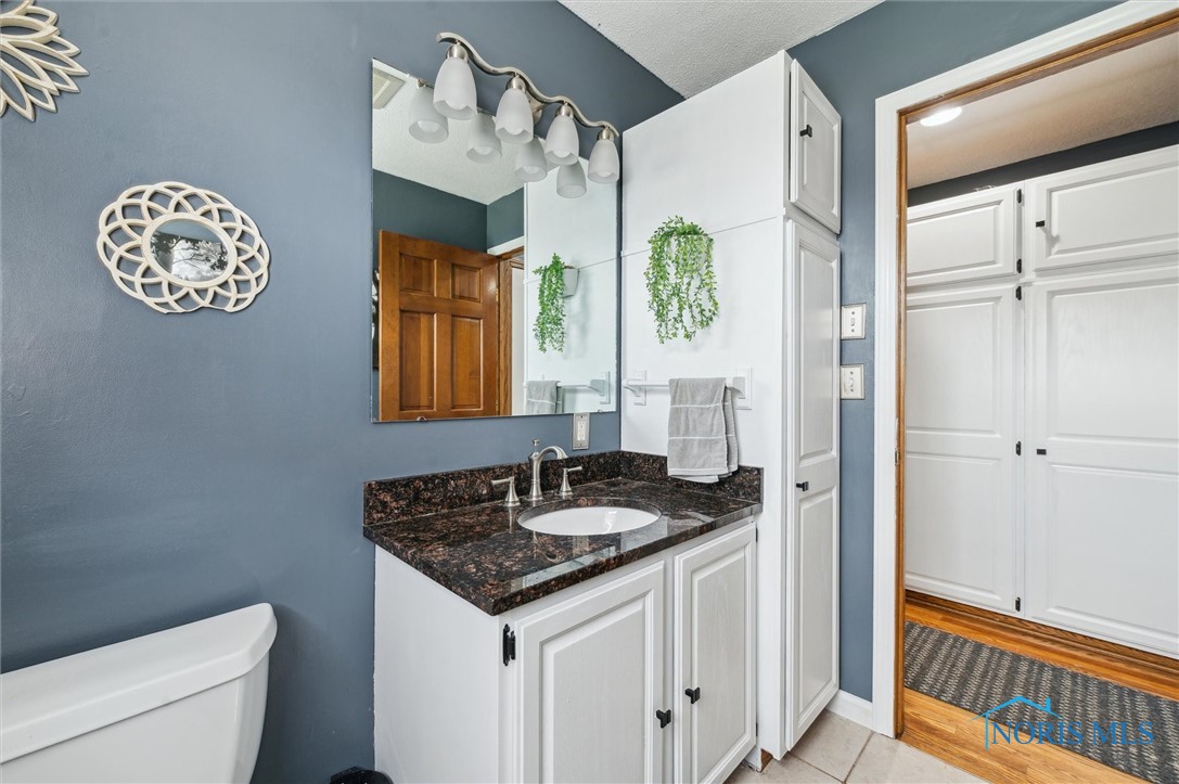 3011 Heather Downs Drive, Findlay, Ohio image 24