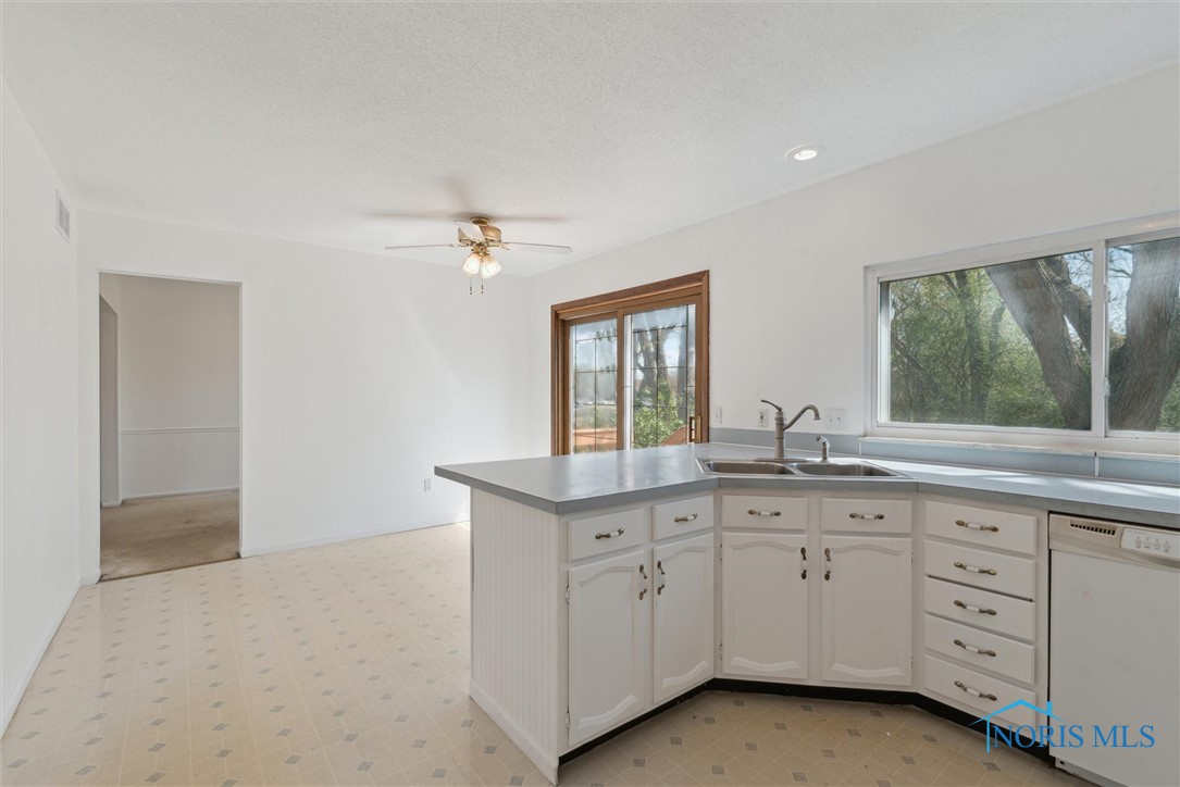 7803 Therfield Drive, Sylvania, Ohio image 22