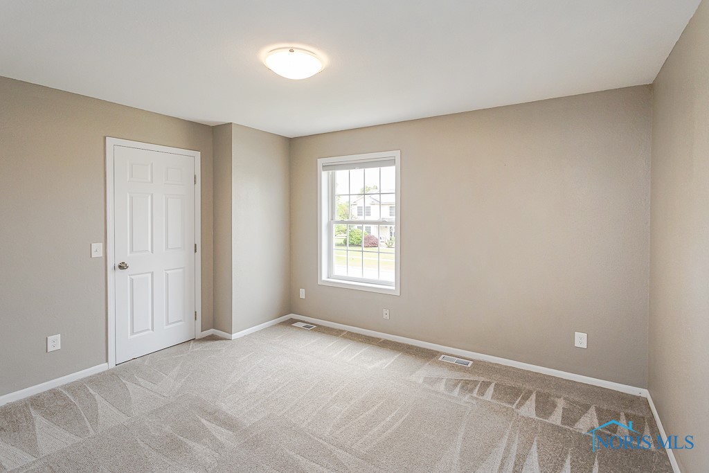 1080 Sparrow Lane, Bowling Green, Ohio image 29