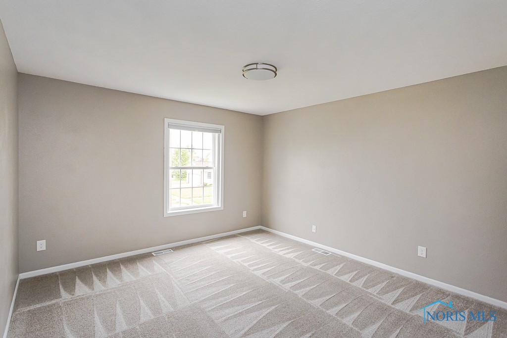 1080 Sparrow Lane, Bowling Green, Ohio image 27