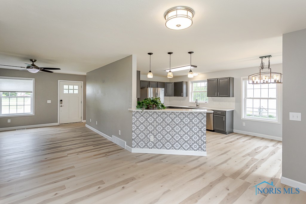 1080 Sparrow Lane, Bowling Green, Ohio image 17